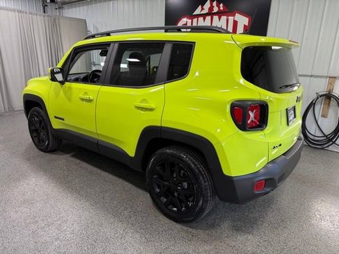 Used 2018 Jeep Renegade Altitude AWD/4WD image 6