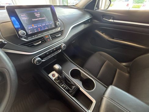 Used 2022 Nissan Altima 2.5 SV FWD image 23