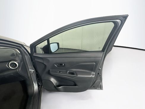Used 2025 Nissan Versa S w/ Trunk Package FWD image 29