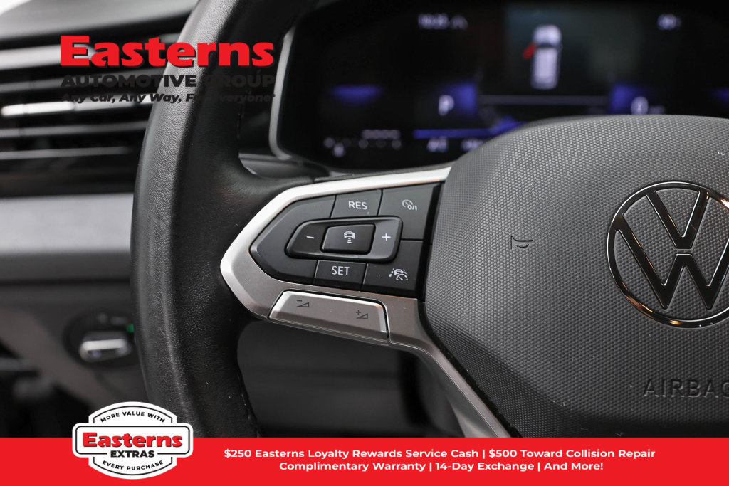 Used 2025 Volkswagen Jetta SE FWD image 16