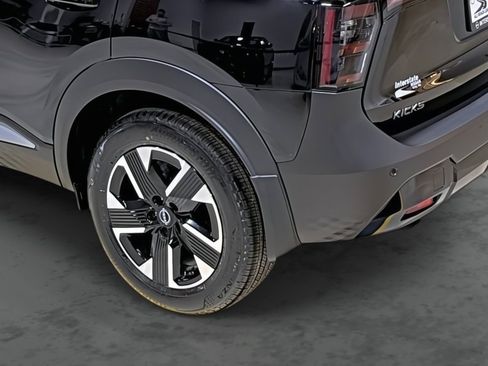 New 2026 Nissan Kicks SV w/ SV Premium Package image 9