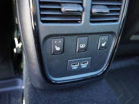 Used 2019 Chrysler 300 S w/ 300S Premium Group AWD/4WD image 4