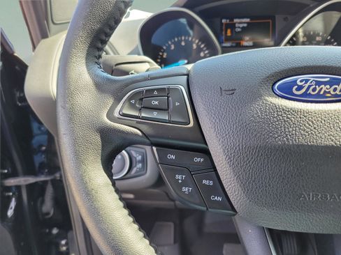 Used 2017 Ford Escape SE w/ SE Leather Comfort Package image 12