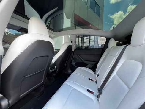 Used 2024 Tesla Model Y Long Range AWD/4WD image 15