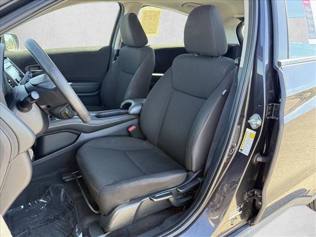 Used 2017 Honda HR-V LX image 11
