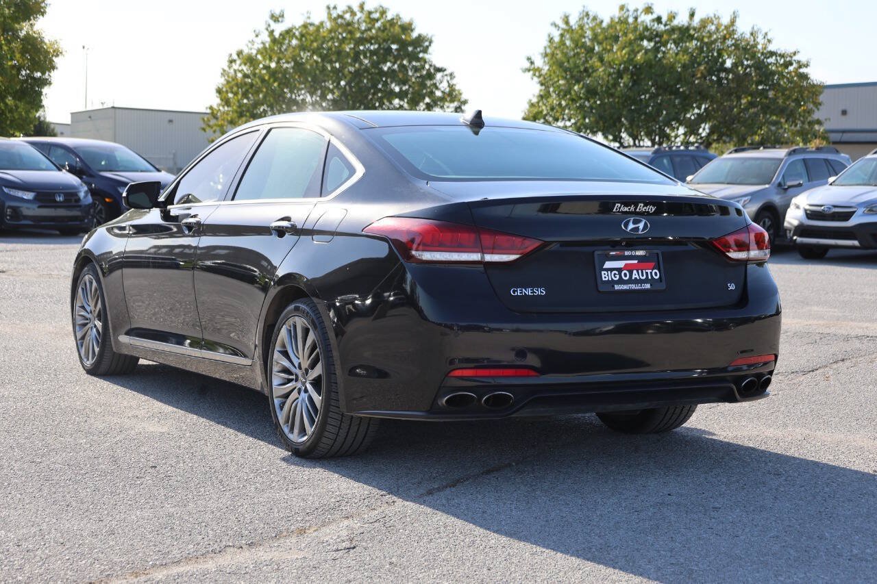 Used 2015 Hyundai Genesis 5.0 w/ Option Group 05 RWD image 11