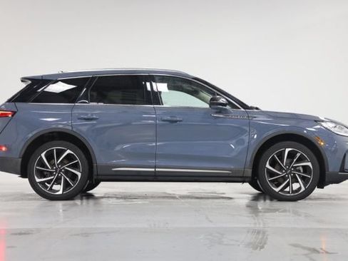 Used 2023 Lincoln Corsair Reserve w/ Equipment Group 202A AWD/4WD image 15