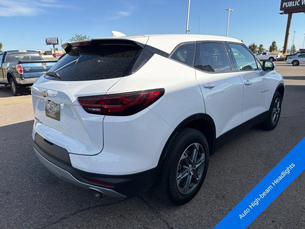 Used 2025 Chevrolet Blazer LT AWD/4WD image 4