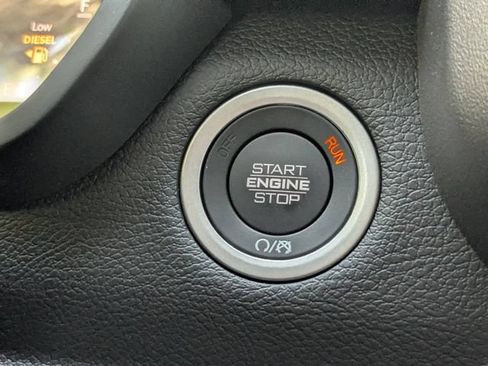 New 2026 RAM 2500 Laramie AWD/4WD image 28