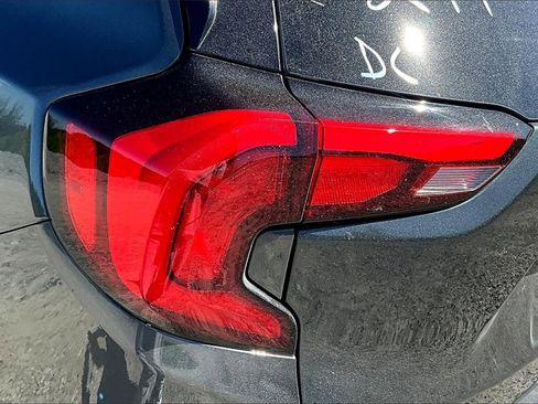 Used 2018 GMC Terrain SLE image 29