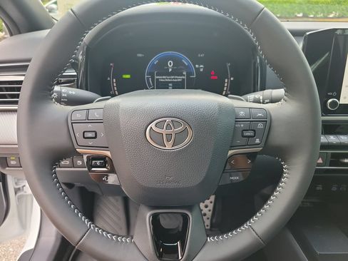 Used 2026 Toyota Camry SE FWD image 19