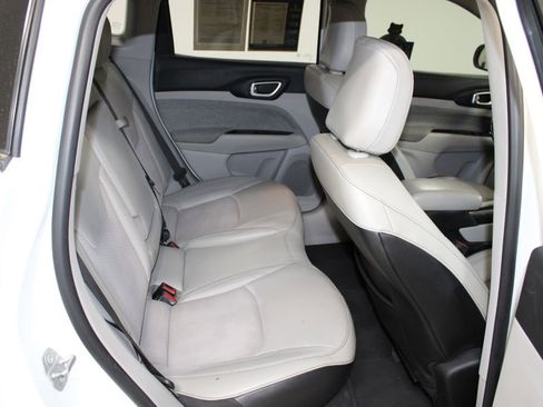 Used 2022 Jeep Compass Latitude image 29