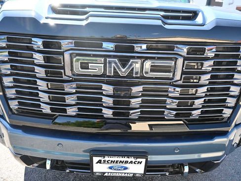 Used 2025 GMC Sierra 3500 Denali Ultimate AWD/4WD image 13
