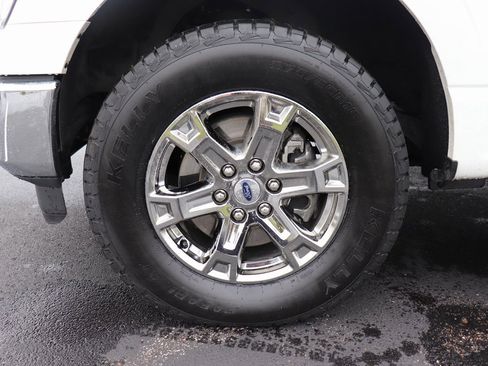 Used 2023 Ford F150 Lariat w/ Trailer Tow Package image 8