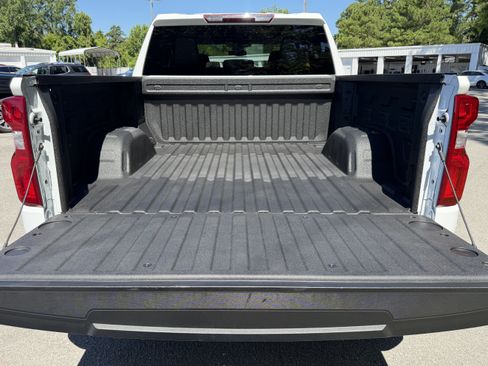 Used 2023 Chevrolet Silverado 1500 RST w/ Z71 Off-Road Package AWD/4WD image 4