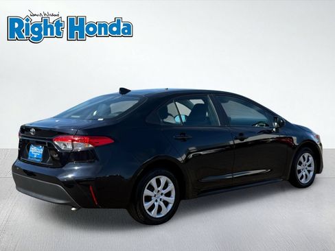 Used 2024 Toyota Corolla LE FWD image 8