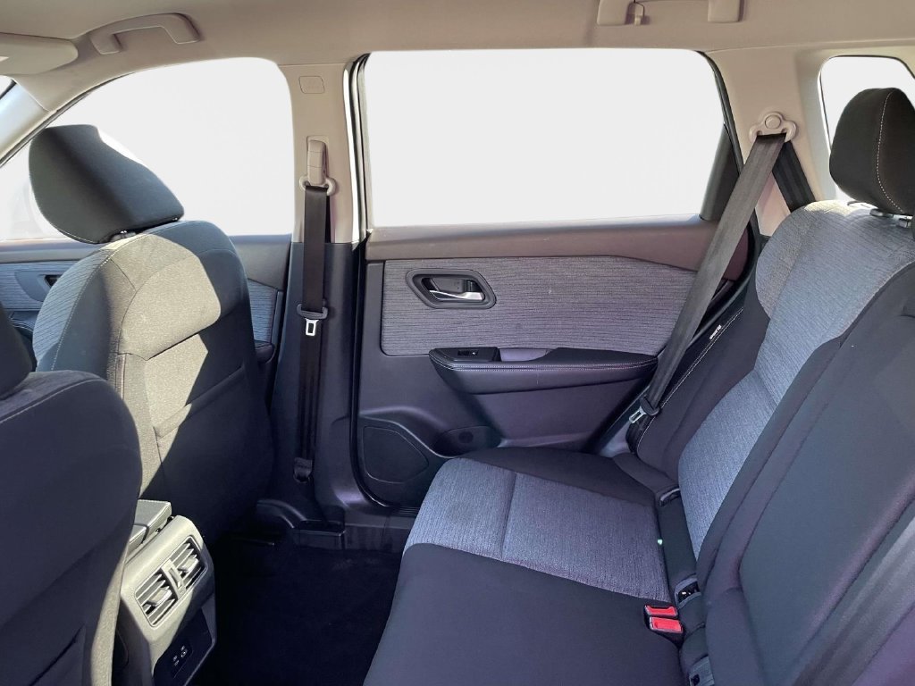 Used 2021 Nissan Rogue SV AWD/4WD image 17