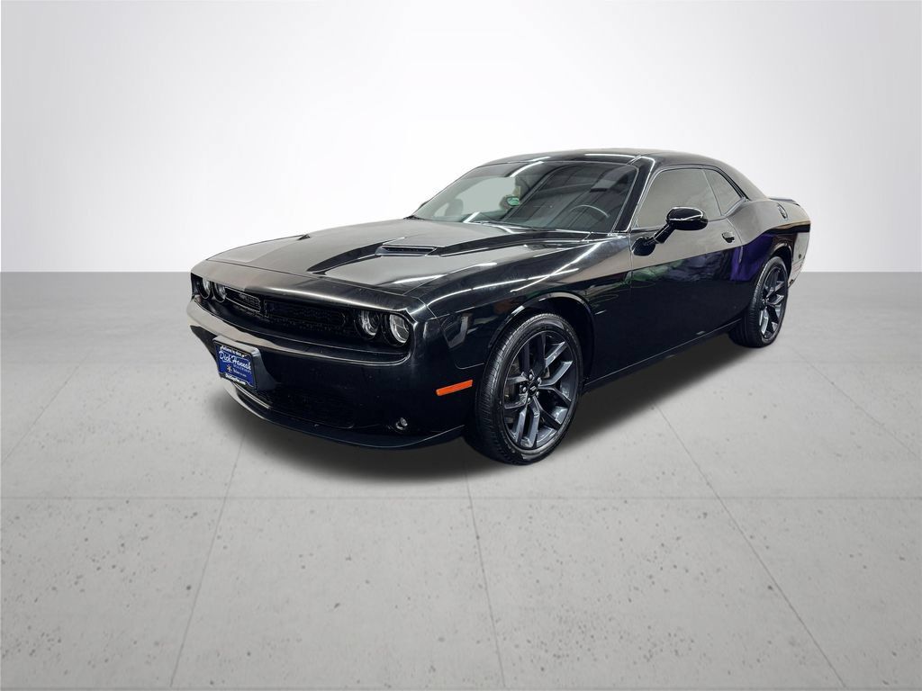 Used 2019 Dodge Challenger SXT w/ Blacktop Package RWD image 2