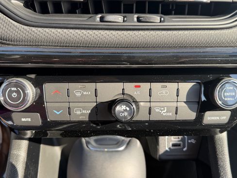 New 2026 Jeep Compass Latitude AWD/4WD image 21