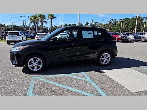 New 2025 Nissan Kicks Play S FWD image 24