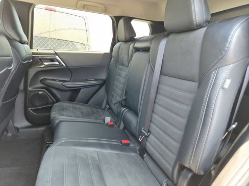 Used 2025 Mitsubishi Outlander SE AWD/4WD image 25