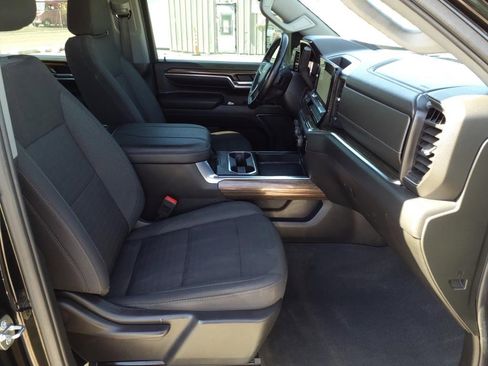 Used 2024 Chevrolet Silverado 2500 LT w/ Convenience Package image 15