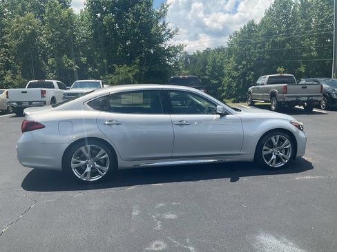 Used 2016 INFINITI Q70 L 3.7 w/ Deluxe Touring Package RWD image 4