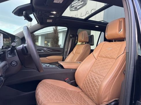 Used 2023 Cadillac Escalade Sport w/ LPO, ONYX Package image 18