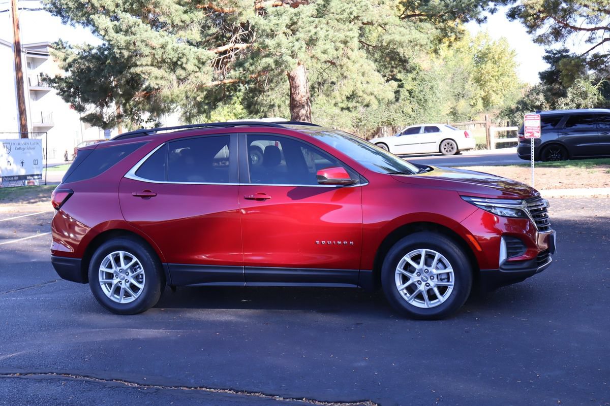 Used 2023 Chevrolet Equinox LT AWD/4WD image 2