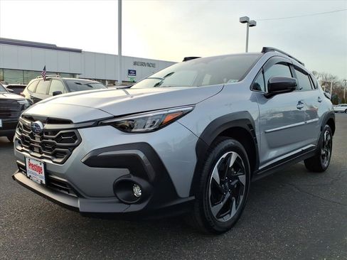 Used 2025 Subaru Crosstrek 2.5i Limited w/ Crosstrek Mirror Package image 3