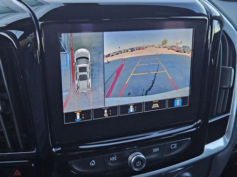 Used 2022 Chevrolet Traverse RS image 21