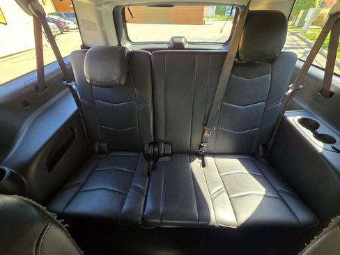 Used 2019 Cadillac Escalade ESV Luxury AWD/4WD image 38
