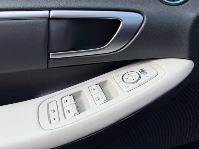 Used 2024 Hyundai Sonata SEL FWD image 13