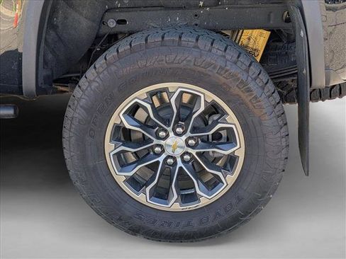 Used 2021 Chevrolet Colorado ZR2 image 9