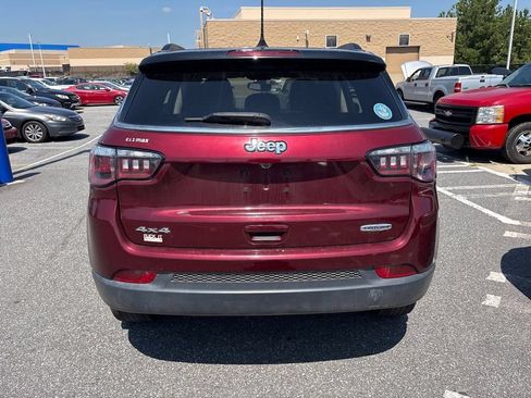 Used 2020 Jeep Compass Latitude w/ Cold Weather Group AWD/4WD image 11