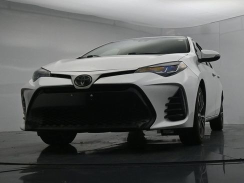 Used 2019 Toyota Corolla SE FWD image 19