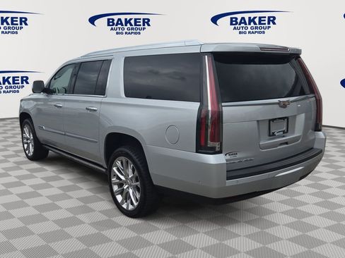 Used 2018 Cadillac Escalade ESV Premium Luxury AWD/4WD image 5