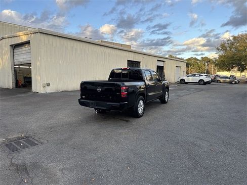 Used 2022 Nissan Frontier SV image 5