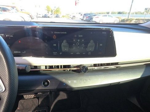 Used 2023 Nissan Ariya FWD image 17