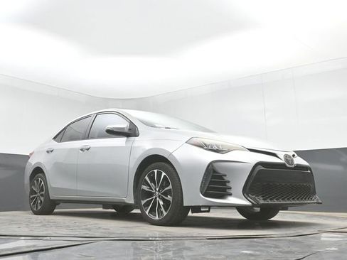 Used 2018 Toyota Corolla SE FWD image 27