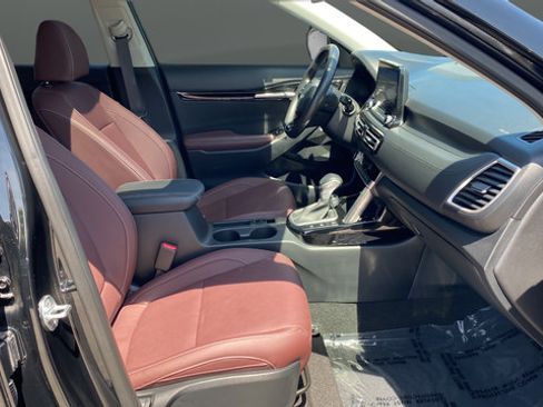 Certified 2022 Kia Seltos SX w/ Sunroof Package AWD/4WD image 25