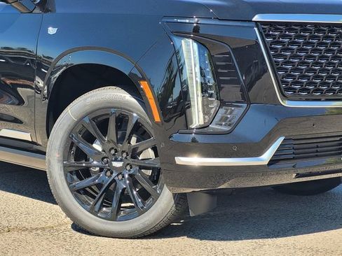 New 2026 Cadillac Escalade Luxury w/ Touring Package AWD/4WD image 9