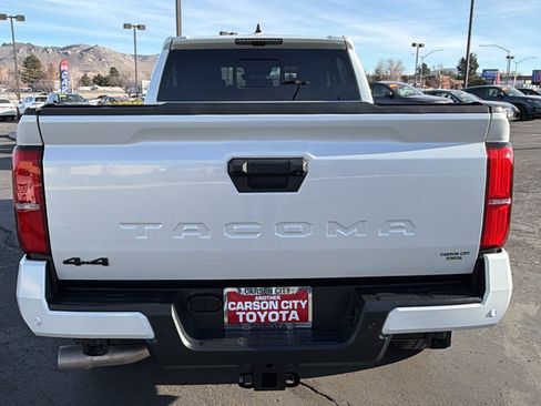 Used 2024 Toyota Tacoma TRD Sport image 4