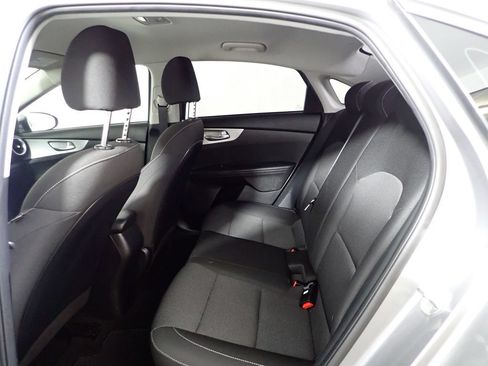 Used 2023 Kia Forte LXS w/ LXS Technology Package FWD image 31