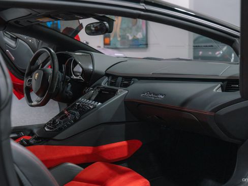 Used 2015 Lamborghini Aventador LP 700-4 AWD/4WD image 6