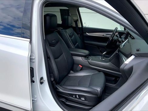 Used 2019 Cadillac XT5 Luxury FWD image 6