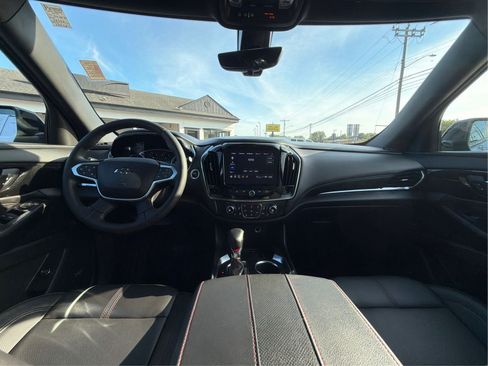 Used 2023 Chevrolet Traverse RS AWD/4WD image 26