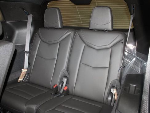 New 2025 Cadillac XT6 Luxury image 10