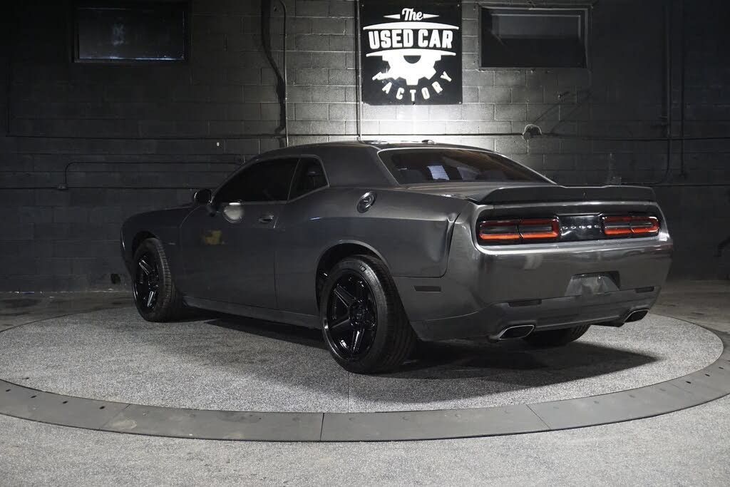Used 2018 Dodge Challenger R/T w/ Blacktop Package RWD image 5