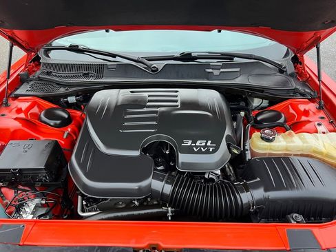 Used 2016 Dodge Challenger SXT Plus image 15